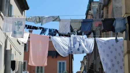 Bakının mərkəzində eyvandan paltar asmaq qadağandır? – ARAŞDIRMA