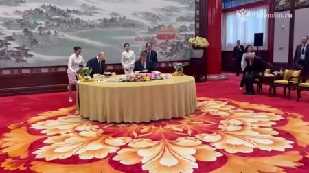Putin Pekində Si Cinpinlə ikitərəfli danışıqlar apardı - VİDEO