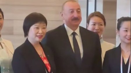 İlham Əliyevin Çində hotel əməkdaşları ilə səmimi VİDEOSU