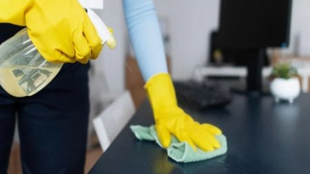Bir bez üzərinə 4 damcı tökün: Həftələrlə evinizdə toz olmayacaq - Sadə üsul