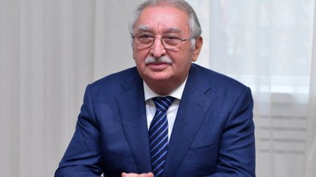 Rektor: "İşə çıxmıram, universiteti uşaqlar idarə edirlər"