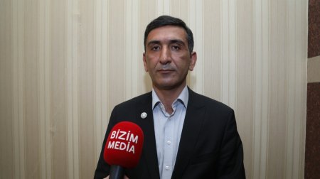 “Ehsan vermək üçün kredit götürürlər” - İlahiyyatçı