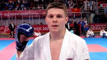 Dünya çempionu Emin Çetinbağ Moskvada SAXLANILDI