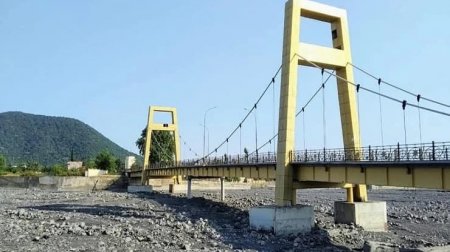Zaqatalada 40 yaşlı kişi körpüdən çaya düşdü