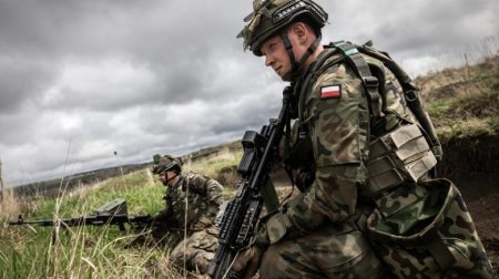 Polşa ordunu modernləşdirir, könüllülər CƏLB EDİR