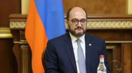 Paşinyanın aparat rəhbəri: Bakı və İrəvan arasında intensiv təmaslar gedir