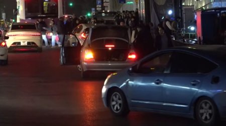 "Taksilərdən bezmişik, maşına məcbur oturdub aparırlar" - "20 Yanvar"da XAOS/VİDEO