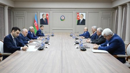 Baş nazir Əli Əsədov İstanbul Sənaye Palatası İdarə Heyətinin sədri ilə görüşüb