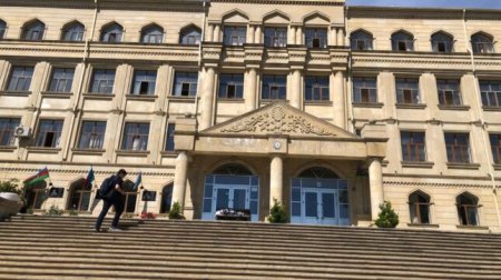 Bakıda müəllimlər dərsə girmədilər - Kütləvi narazılıq