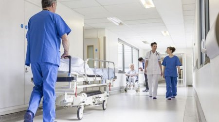 Bakı məktəbində İNSİDENT – Direktor əvəzi müəllimi XƏSTƏXANALIQ etdi – VİDEO