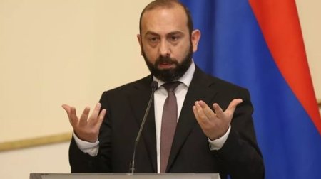 Mirzoyan Zəngəzur dəhlizi ilə bağlı azərbaycanlı jurnalistin sualını CAVABLANDIRDI