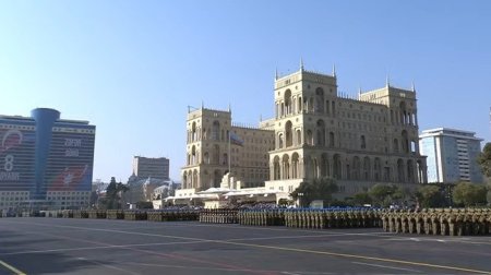 Bakıda Hərbi parad keçirilir – CANLI