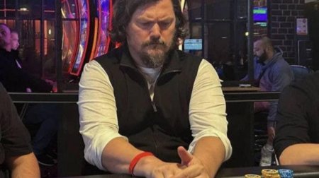 Rus keşişi qumar oynadığı üçün işdən çıxarıldı