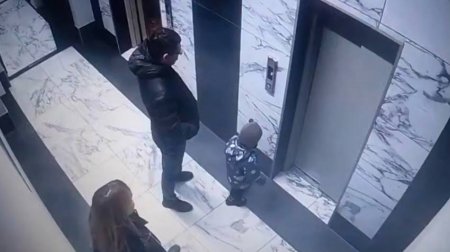 Rusiyada 3 yaşlı uşaq liftin şaxtasına düşdü – VİDEO