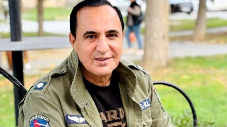 "İndi müğənni sayan var?"