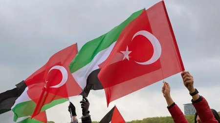 Türkiyə Qəzzaya iri həcmli tibbi yardım göndərdi - VİDEO