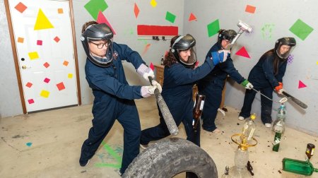 50 manat ödə – vur, sındır! – Azərbaycanda yeni qazanc mənbəyi yaranır?