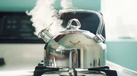 Astarada gəlin qayınanası və baldızını qaynar çayla YANDIRDI