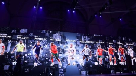 İlin rəmzi komandasında hansı futbolçular var?