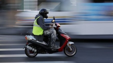 Moped sürücülərinə XƏBƏRDARLIQ &ndash; Bu halda həbs OLUNACAQLAR