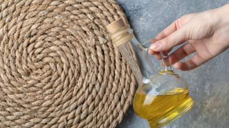 Kətan yağının sağlamlığa faydaları və düzgün istifadə qaydası - Kimlərə OLMAZ