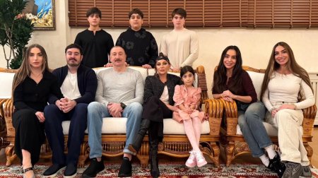 Prezidentin doğum günündən AİLƏ FOTOSU