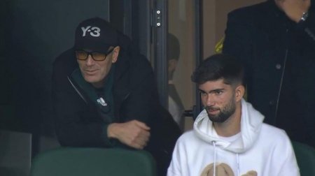 Zidan oğlunu Mərakeşdə tribunadan izlədi