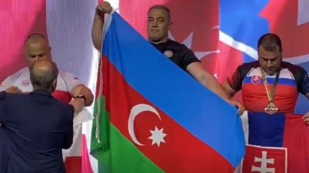 Prezident Fred Asifin oğlunu təltif etdi &ndash; FOTO