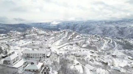 Laçın şəhəri də ağ örpəyə büründü - FOTO