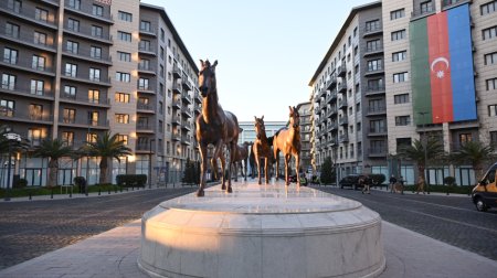 İlham Əliyev ailəsi ilə &ldquo;Bakı Ağ Şəhər&rdquo;də - FOTO