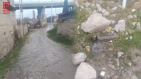 Şəhidin adını daşıyan küçədə BİABIRÇI mənzərə - Küçələr sel altında &ndash; VİDEO