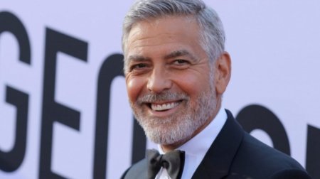 Corc Kluni ailəsi ilə birgə Fransa vətəndaşlığı ALDI