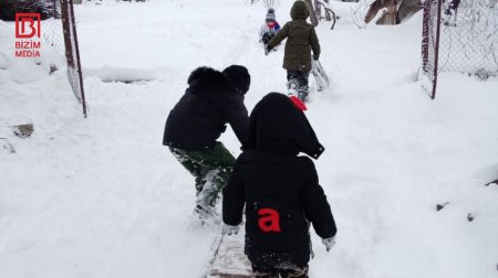 Şəkidə uşaqların QAR SEVİNCİ &ndash; VİDEO