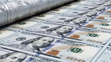 "İkinci əl" şkaf alan kişi içindən 7,5 milyon dollar PUL TAPDI