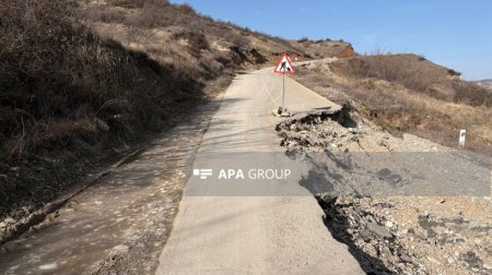 Şamaxı&ndash;Qonaqkənd avtomobil yolunda torpaq sürüşməsi - FOTO