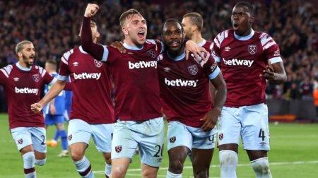 Premyer Liqadakı mövqelərinə görə futbolçu ala bilmirlər