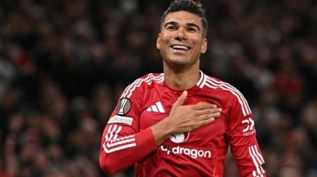 "Mançester Yunayted" Kazemiro ilə yollarını ayırır