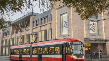 Tramvay &ldquo;28 Mall&rdquo;un qabağından keçəcək