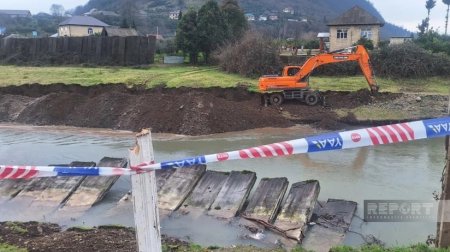 Astarada torpaq sürüşməsi olub - FOTO