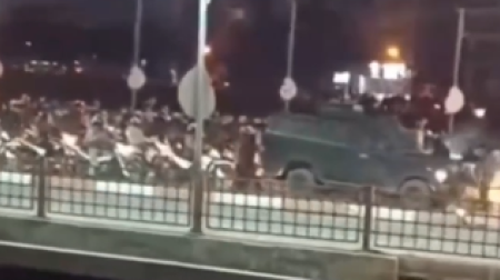 Ərdəbildə baş verən etirazlardan yeni görüntülər - VİDEO