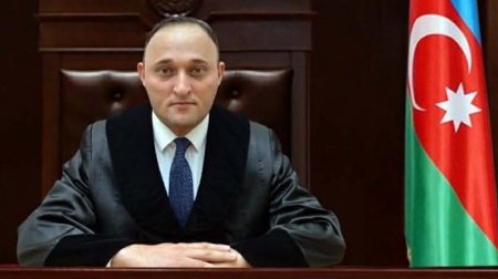 &ldquo;Atanı uşağa qolu qandallı göstərməklə qəhrəmanını öldürməyin&rdquo;