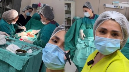 Aparıcını çəkiliş üçün əməliyyat otağına saldılar - Reklam naminə risk - VİDEO