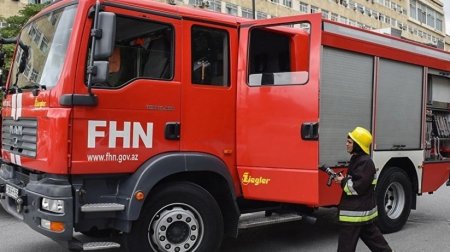 Bakıda çoxmərtəbəli binada YANĞIN: Sakinlər təxliyə olundu &ndash; VİDEO