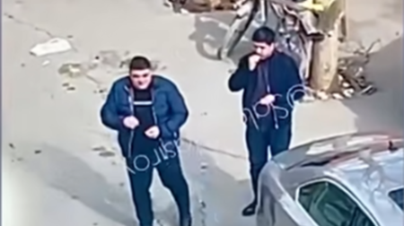 Tum çırtlayaraq işçilərə əziyyət edənlər işdən çıxarıldı - VİDEO