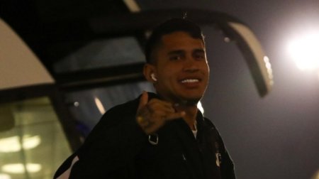 &ldquo;Qarabağ&rdquo; İngiltərəyə yola düşdü - FOTO