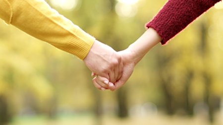 Sevgilisini bıçaqlayan şəxsə HÖKM OXUNDU