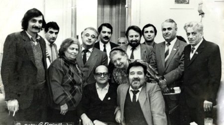 Vəfatından sonra bu tarixi foto yenidən gündəm oldu...