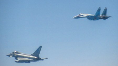 İsveçrə ABŞ-a &ldquo;yox&rdquo; dedi - Hərbi təyyarələri üçün hava məkanını bağladı