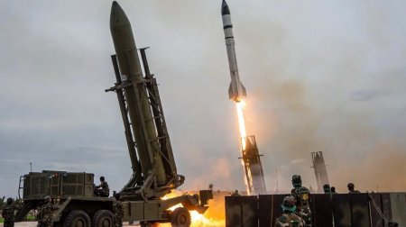 İran Təl-Əvivi yeni ballistik raketlərlə VURDU