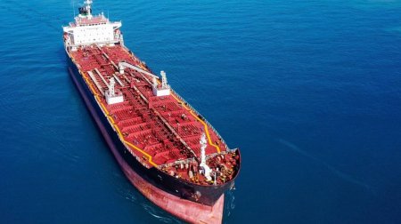 İrandan Pakistana JEST: Tankeri Hörmüz boğazını keçdi